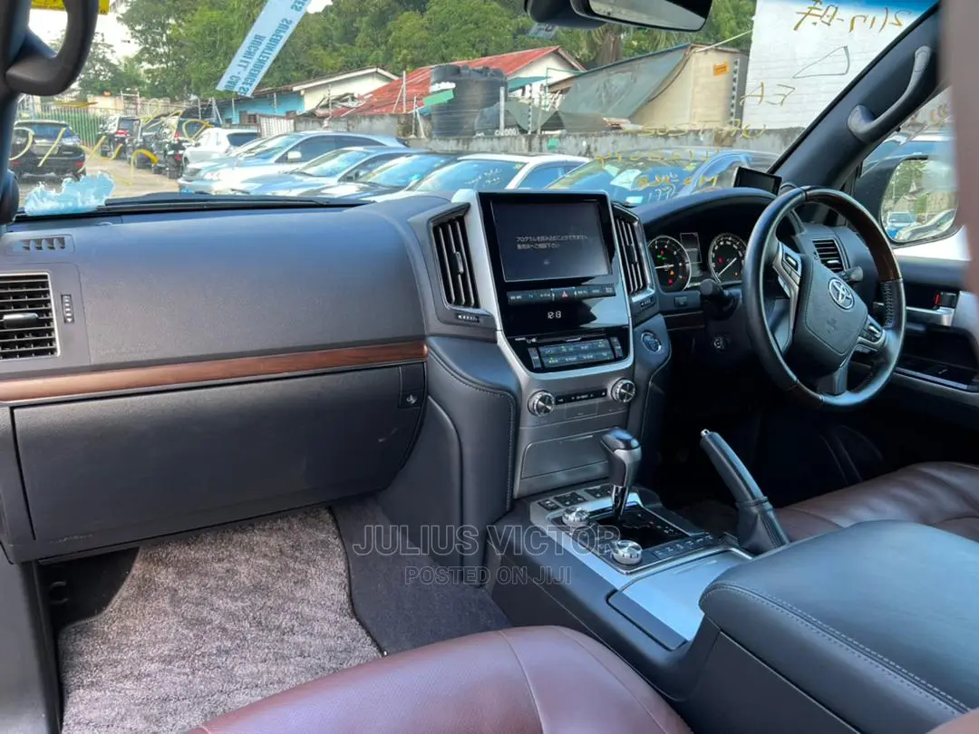 Toyota Land Cruiser 2016 Black