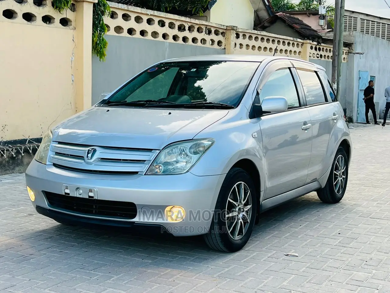 Toyota IST 2004 Silver