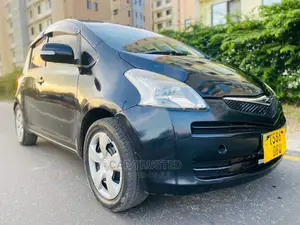 Toyota Ractis 1.5 FWD 2006 Beige