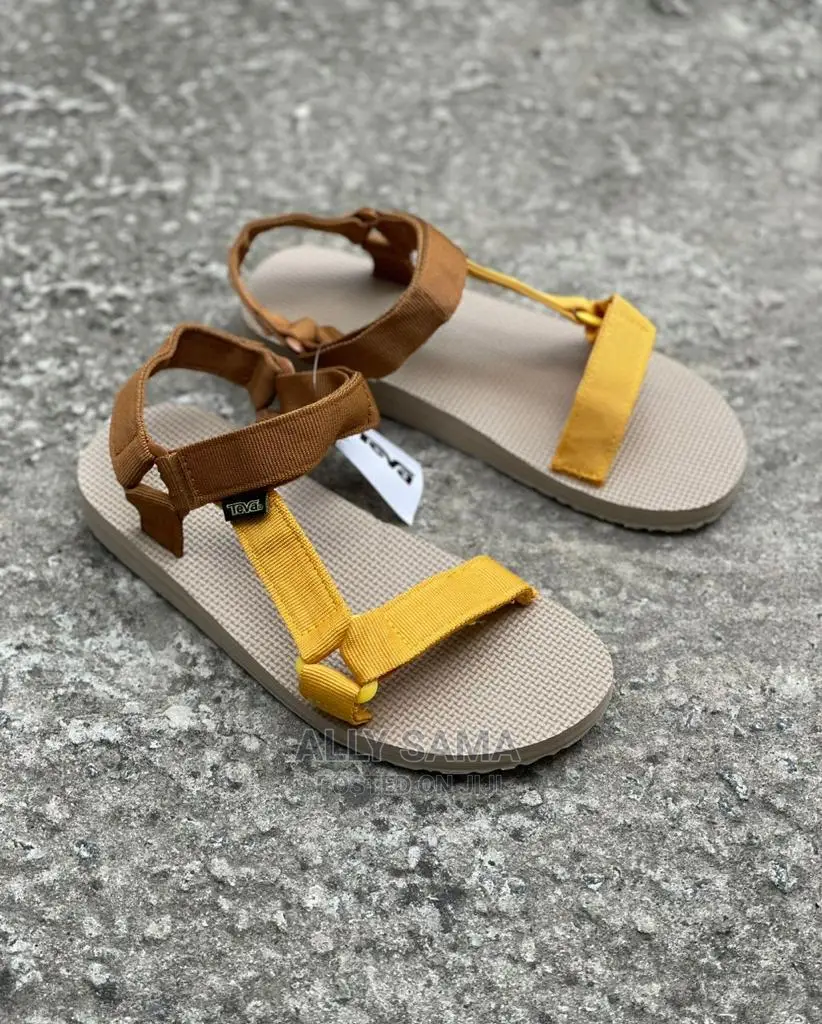 Open Shoes Brown