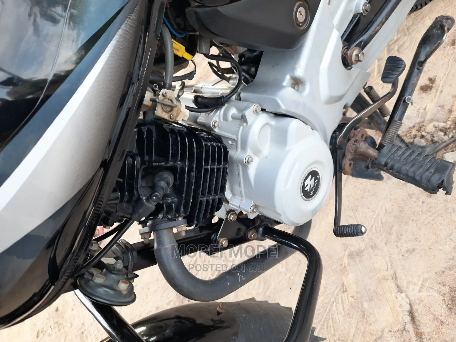 Bajaj Boxer X125 2022 Brown