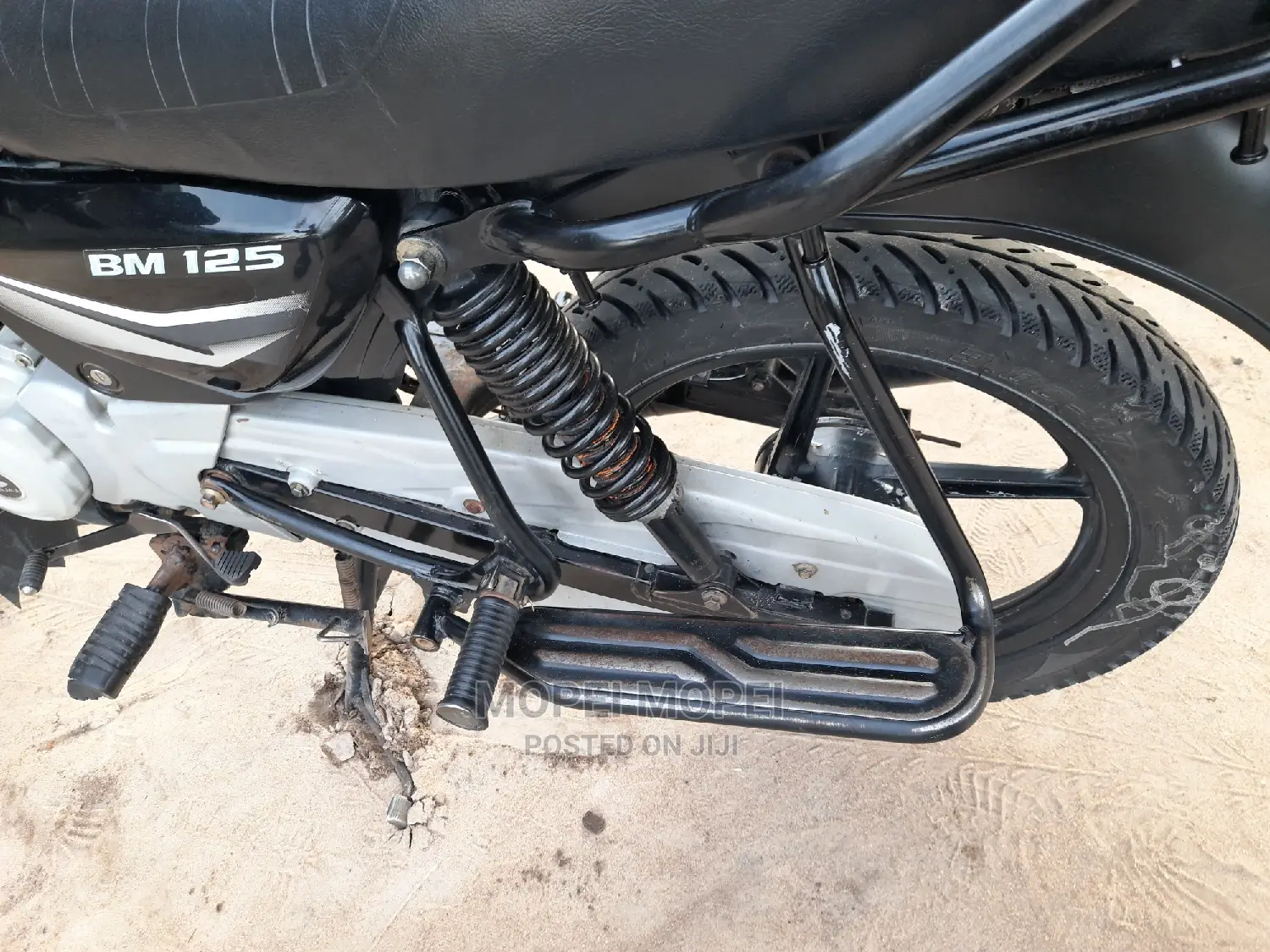 Bajaj Boxer X125 2022 Brown