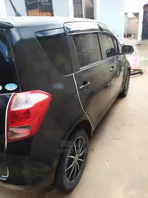 Toyota Ractis 1.5 FWD 2009 Black