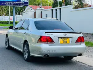 Toyota Crown 2006 Silver