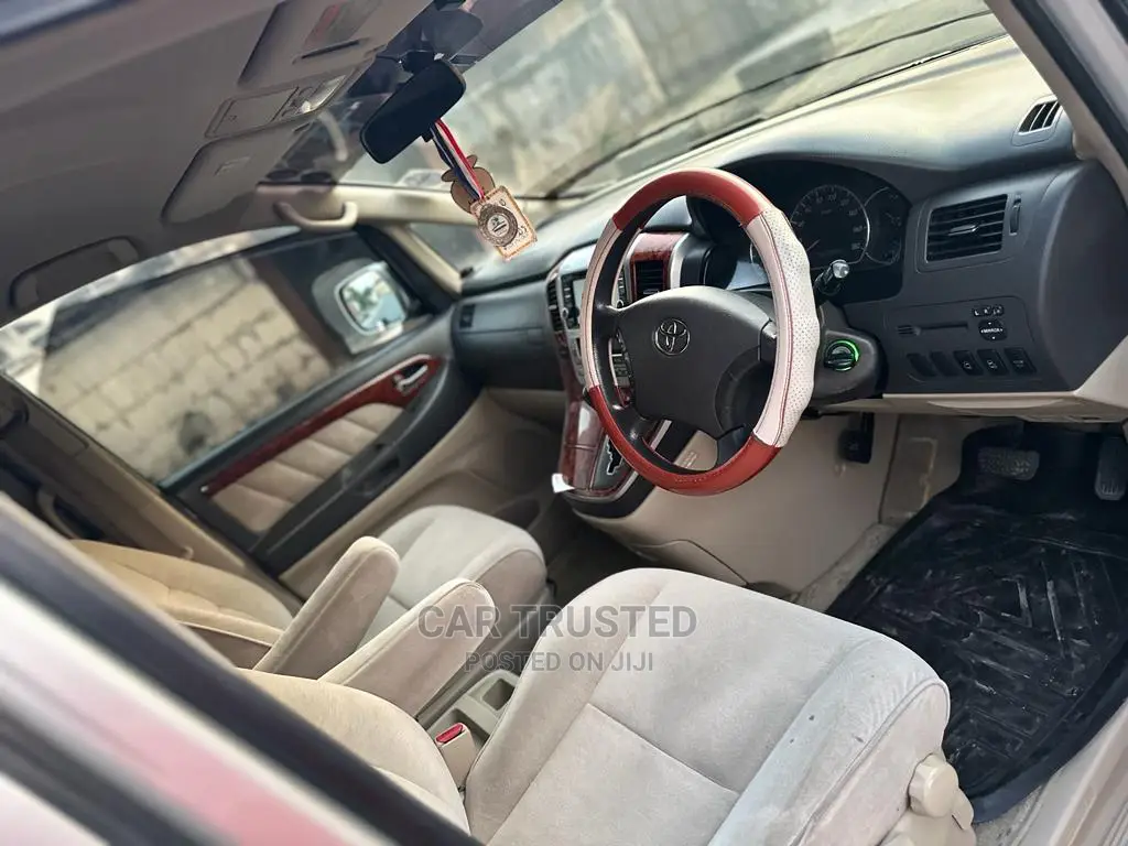 Toyota Alphard 2005 Silver