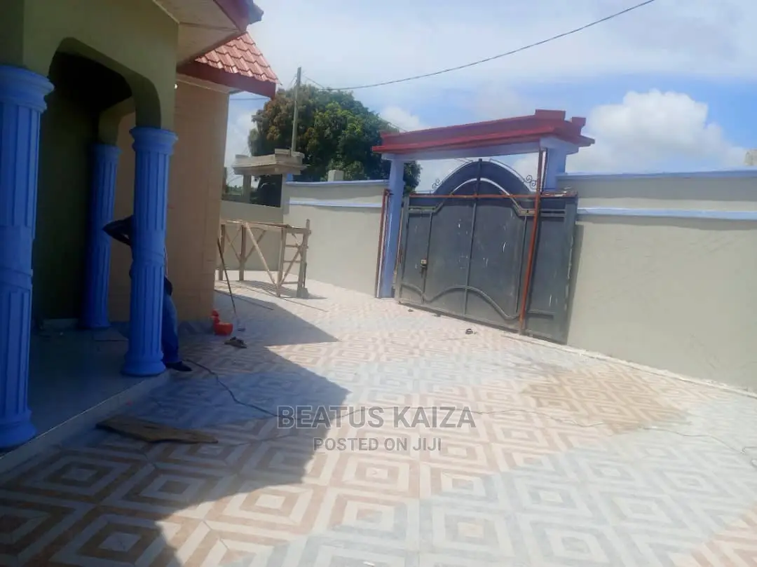 4bdrm Bungalow in Kigamboni Geza for rent