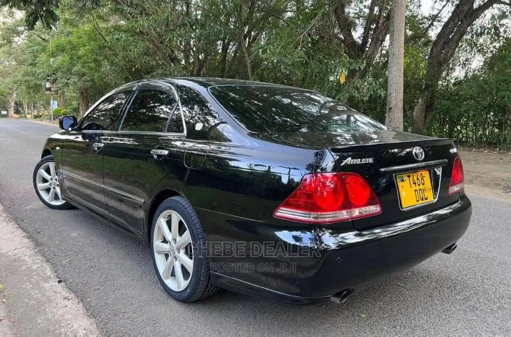 Toyota Crown 2006 Black