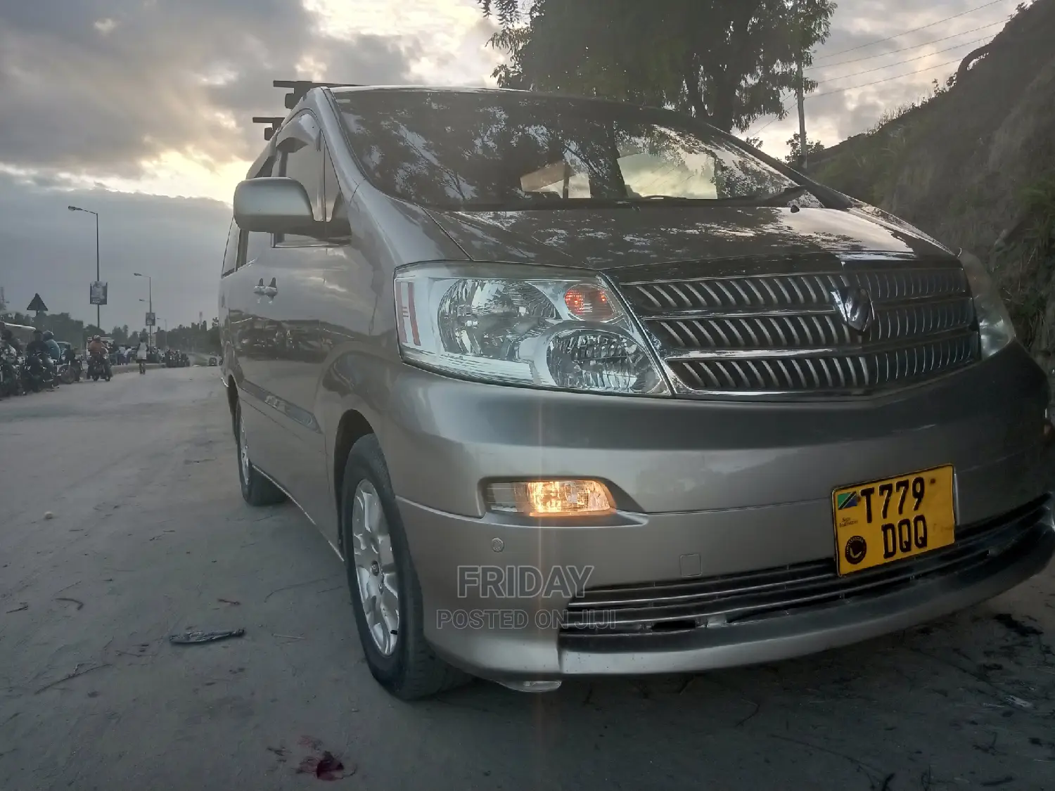 Toyota Alphard 2005 Gold