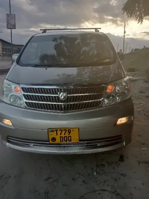 Toyota Alphard 2005 Gold