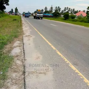 Eneo La Kibiashara Linauzwa Milioni 350 Kibaha Visiga.