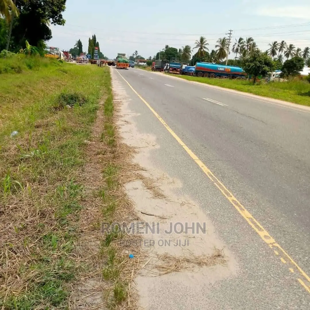 Eneo La Kibiashara Linauzwa Milioni 350 Kibaha Visiga.