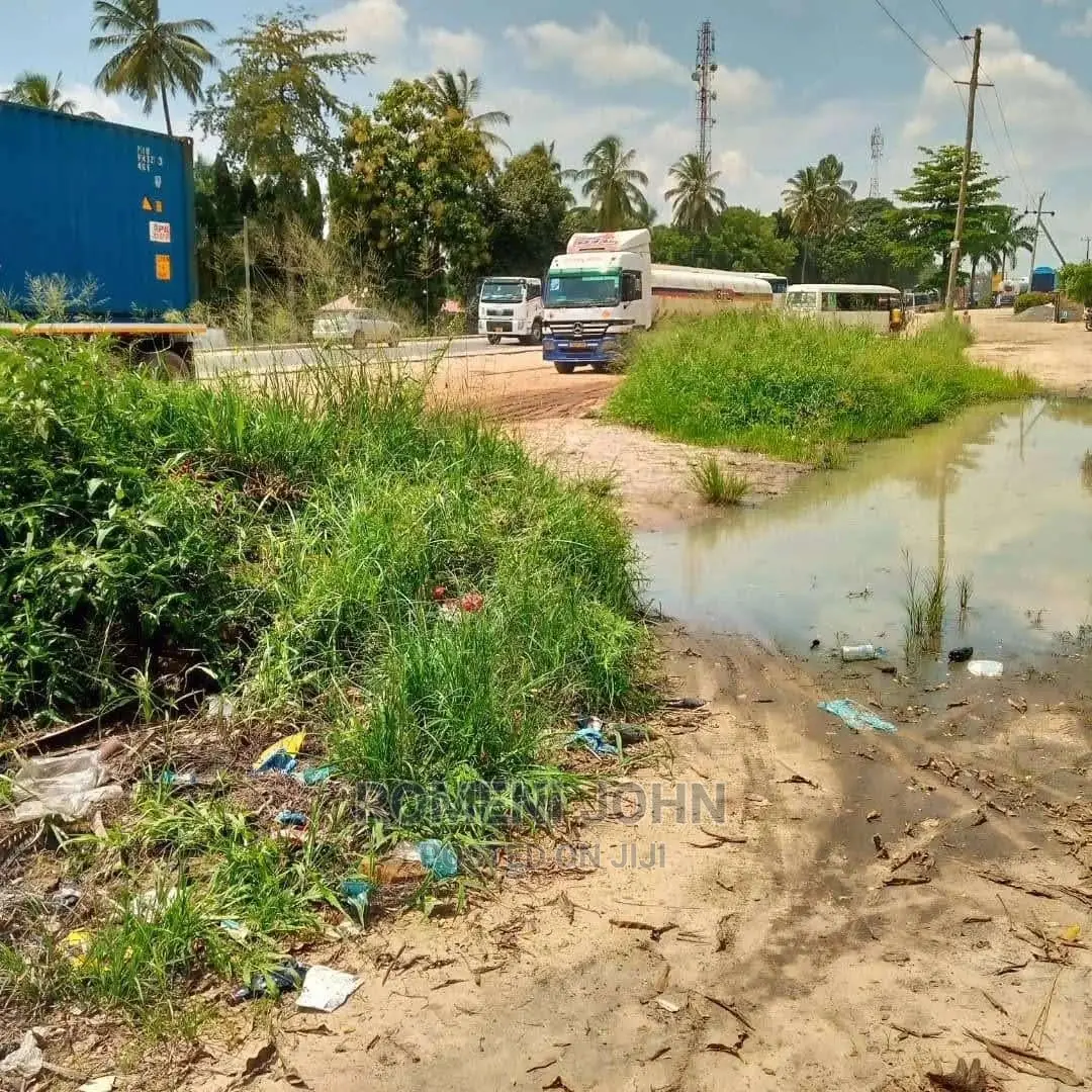 Eneo La Kibiashara Linauzwa Milioni 350 Kibaha Visiga.