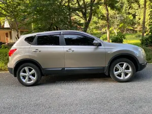 Nissan Dualis 2010 Gold