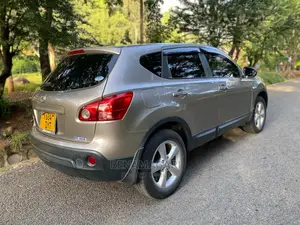 Nissan Dualis 2010 Gold