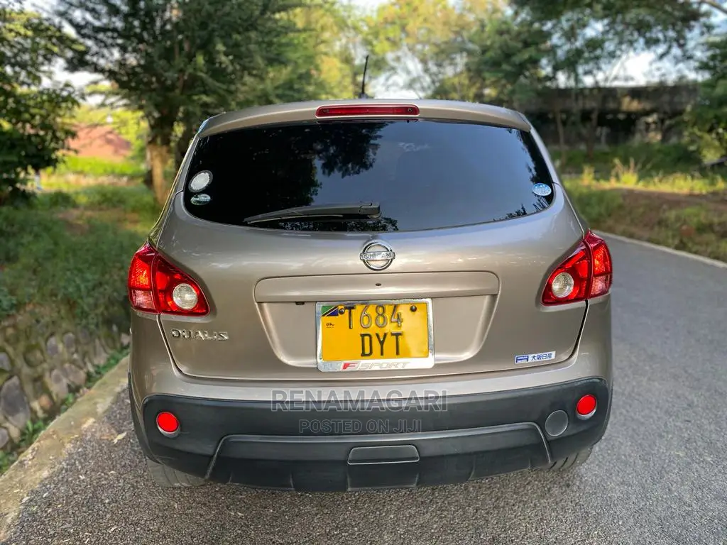 Nissan Dualis 2010 Gold