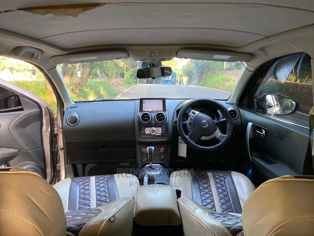 Nissan Dualis 2010 Gold