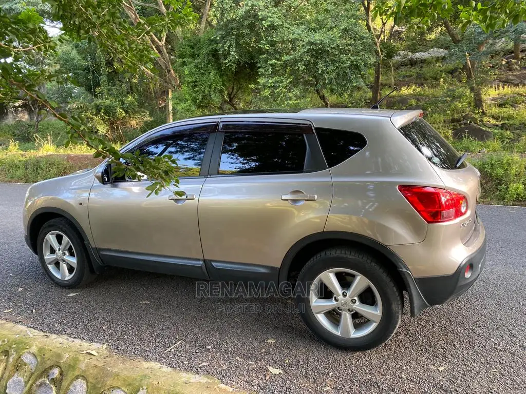 Nissan Dualis 2010 Gold
