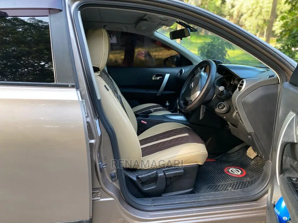 Nissan Dualis 2010 Gold