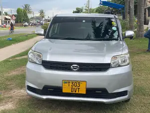 Toyota Corolla Rumion Hatchback 1.5 FWD 2008 Silver