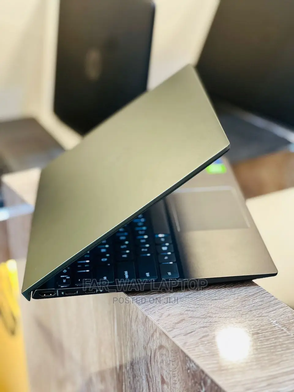 New Laptop Dell Vostro 13 5370 16GB Intel Core I7 SSD 512GB