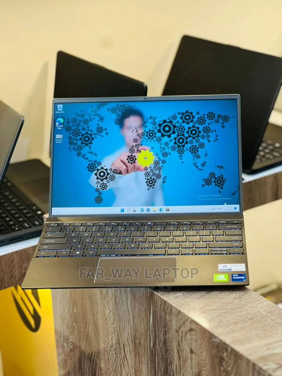 New Laptop Dell Vostro 13 5370 16GB Intel Core I7 SSD 512GB