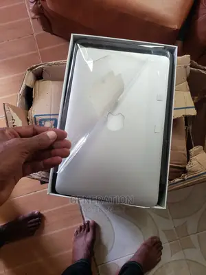 Laptop Apple MacBook Pro 2015 4GB Intel Core I5 SSD 128GB