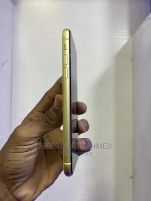 Apple iPhone 11 128 GB Yellow