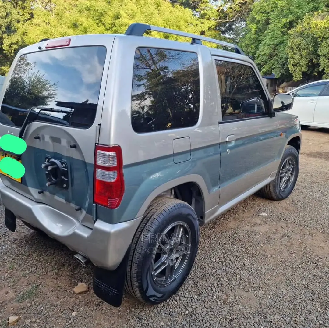 Mitsubishi Pajero 2005 Gray
