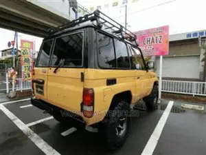 Toyota Land Cruiser Prado 1991 Yellow