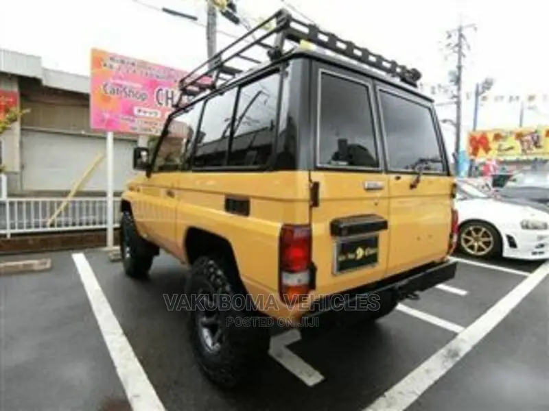 Toyota Land Cruiser Prado 1991 Yellow
