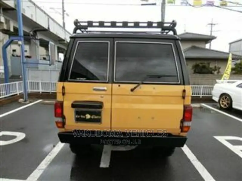 Toyota Land Cruiser Prado 1991 Yellow