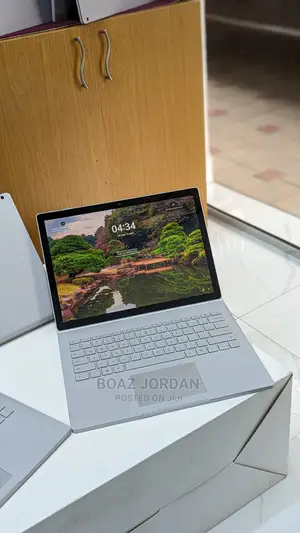New Laptop Microsoft Surface Book 2 16GB Intel Core I7 SSD 512GB