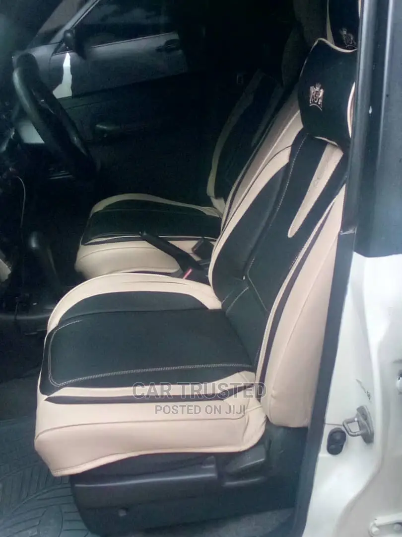 Toyota RAV4 Base 4x4 1999 White