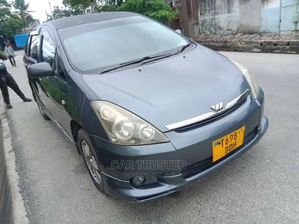 Toyota Wish 2003 Beige