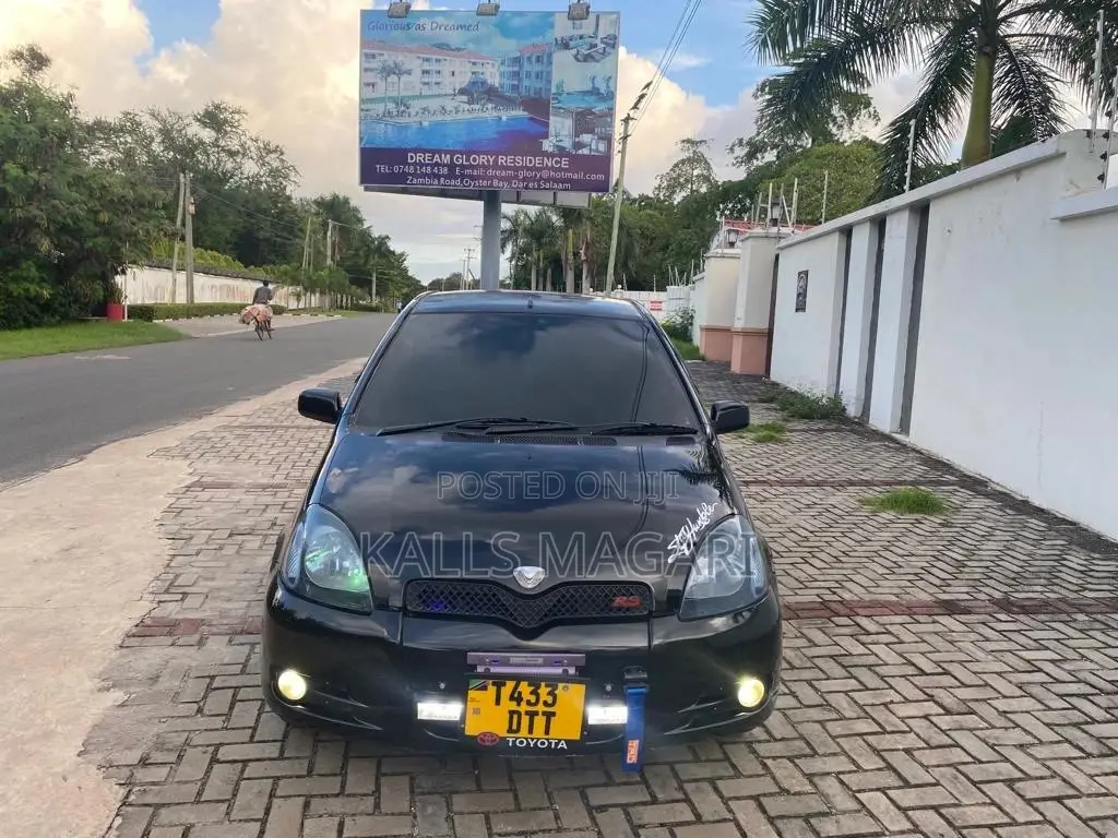 Toyota Vitz 2002 Black