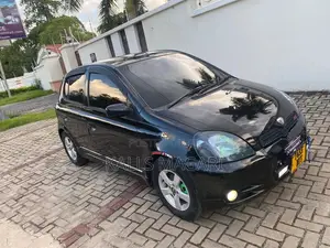 Toyota Vitz 2002 Black