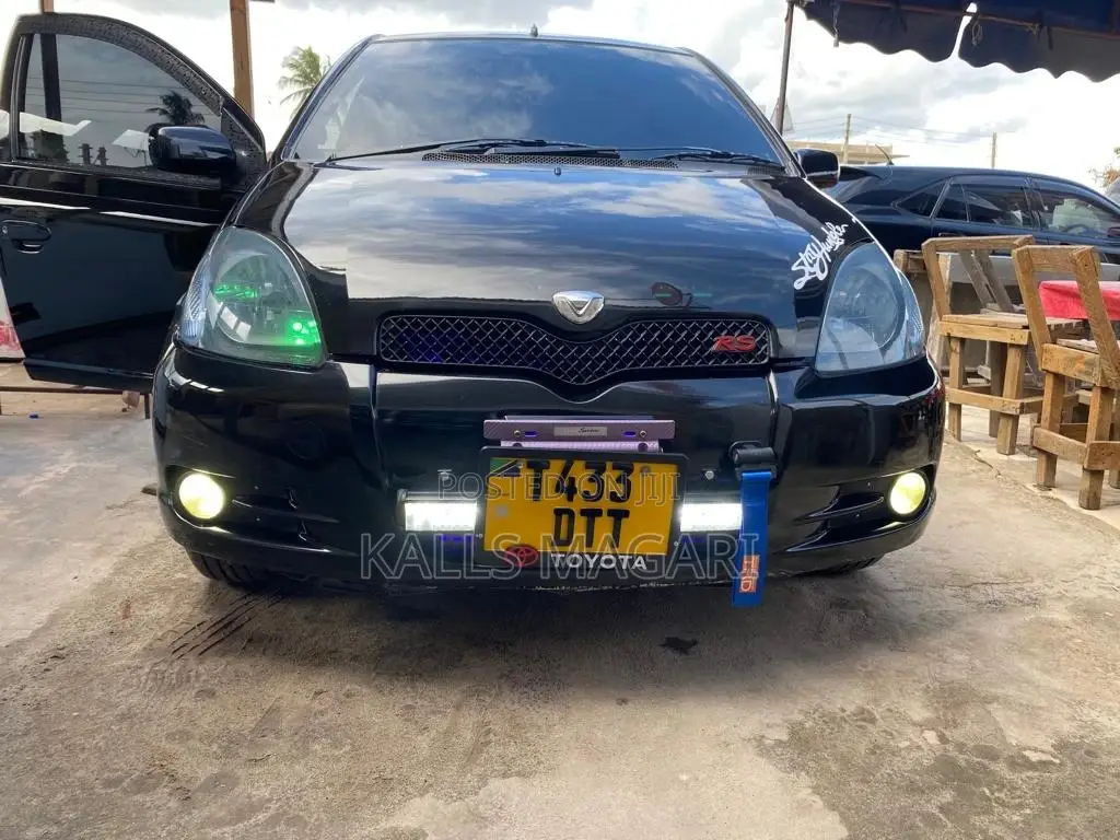 Toyota Vitz 2002 Black