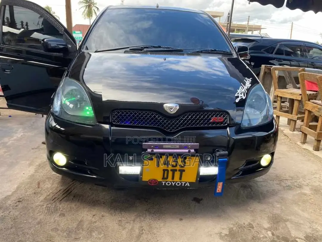 Toyota Vitz 2002 Black