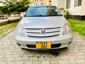 Toyota IST 2003 Silver