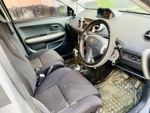 Toyota IST 2003 Silver