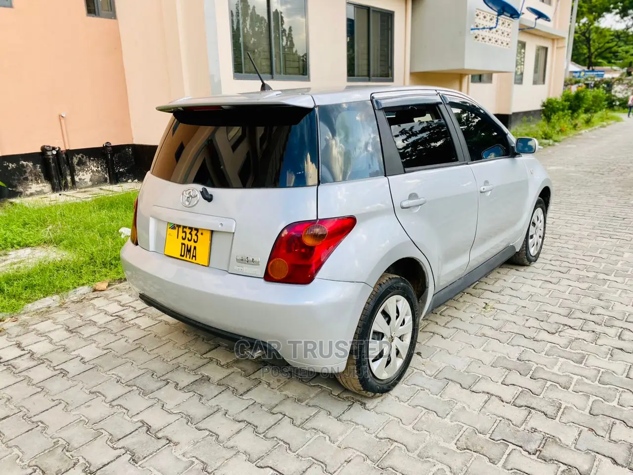 Toyota IST 2003 Silver