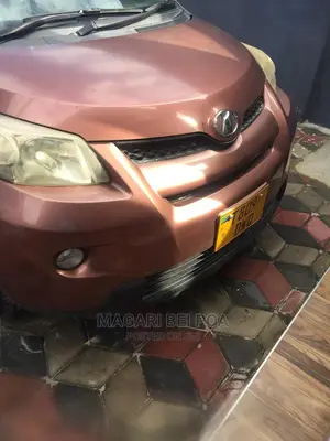 Toyota IST 2007 Pink