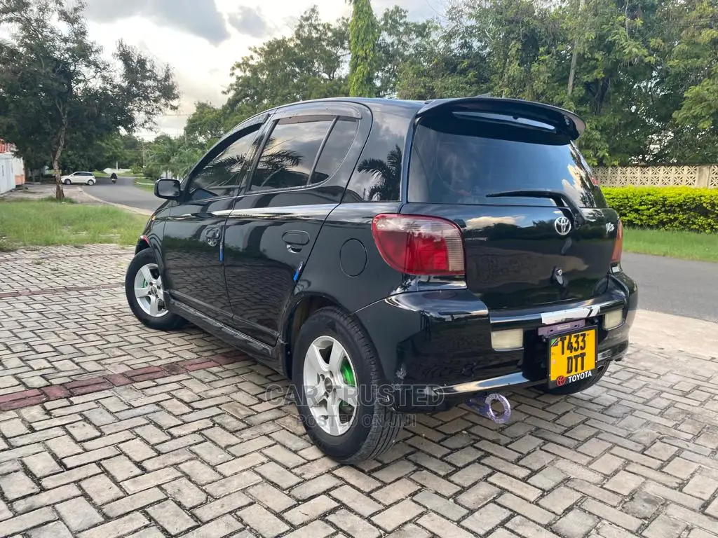 Toyota Vitz 1.3 AWD 3dr 2002 Black