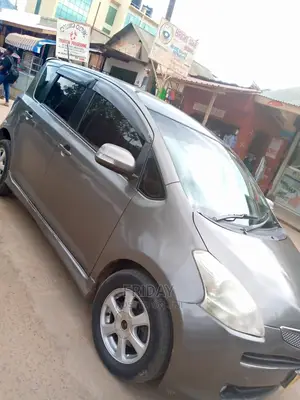 Toyota Ractis 1.5 FWD 2005 Gray