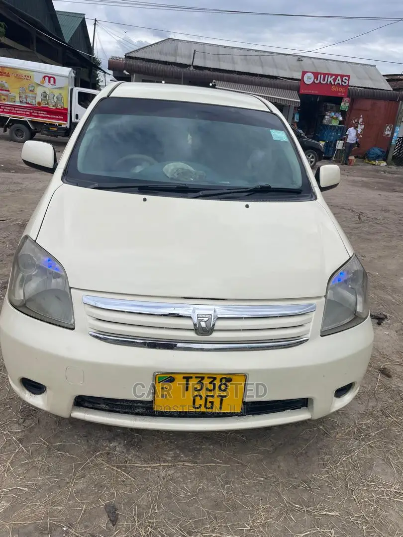 Toyota Raum 1.5 FWD 2005 White