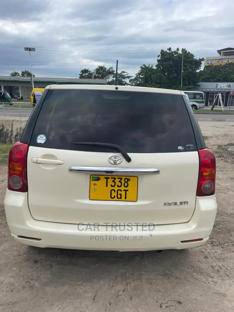 Toyota Raum 1.5 FWD 2005 White