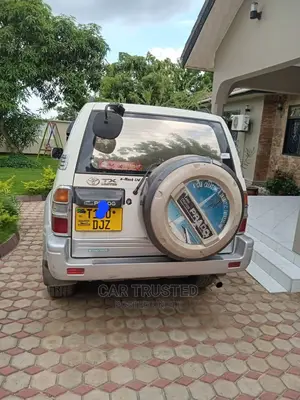Toyota Land Cruiser Prado 3.0 D-4d 3dr 2005 White