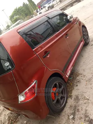 Toyota bB 2006 Red