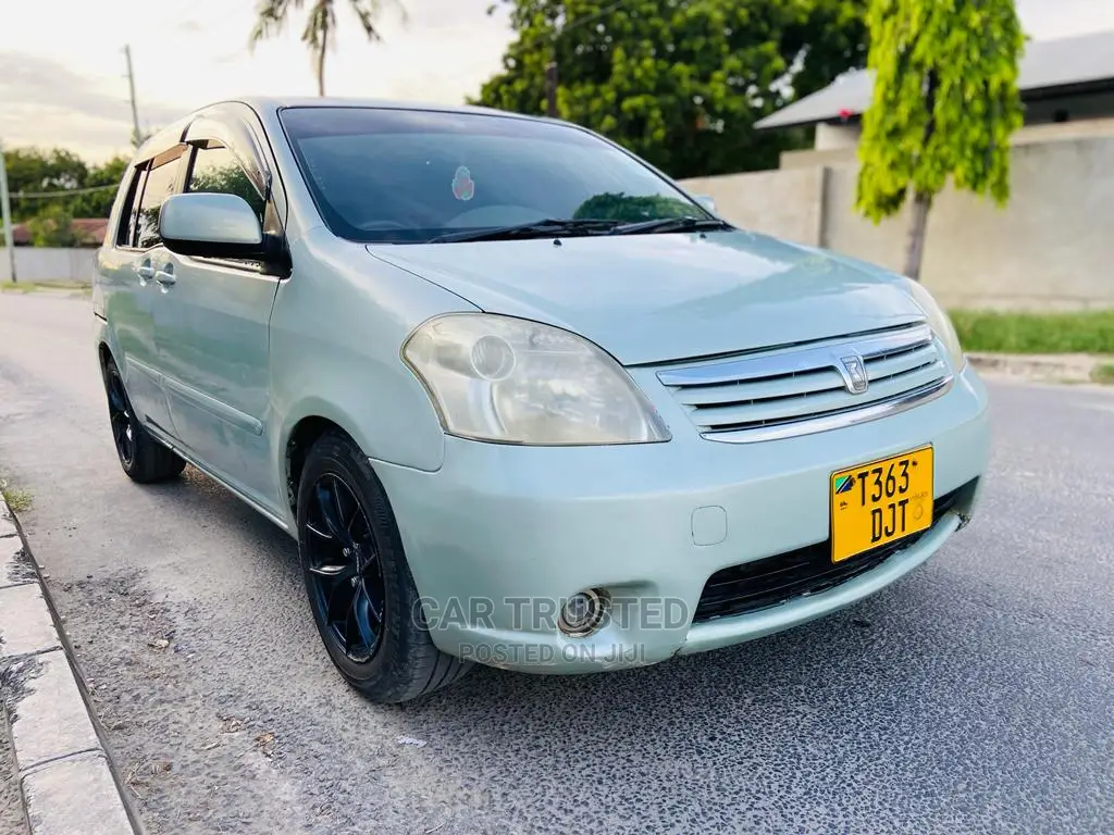 Toyota Raum 1.5 AWD 2004 Beige