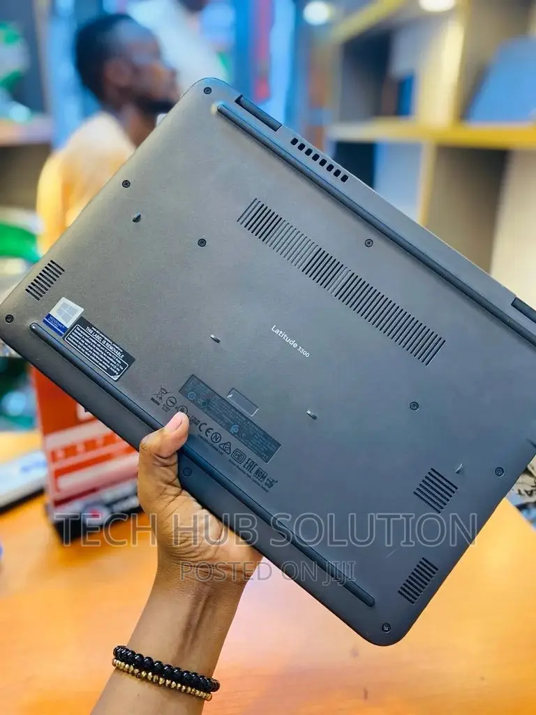 New Laptop Dell Vostro 3300 4GB Intel SSD 128GB